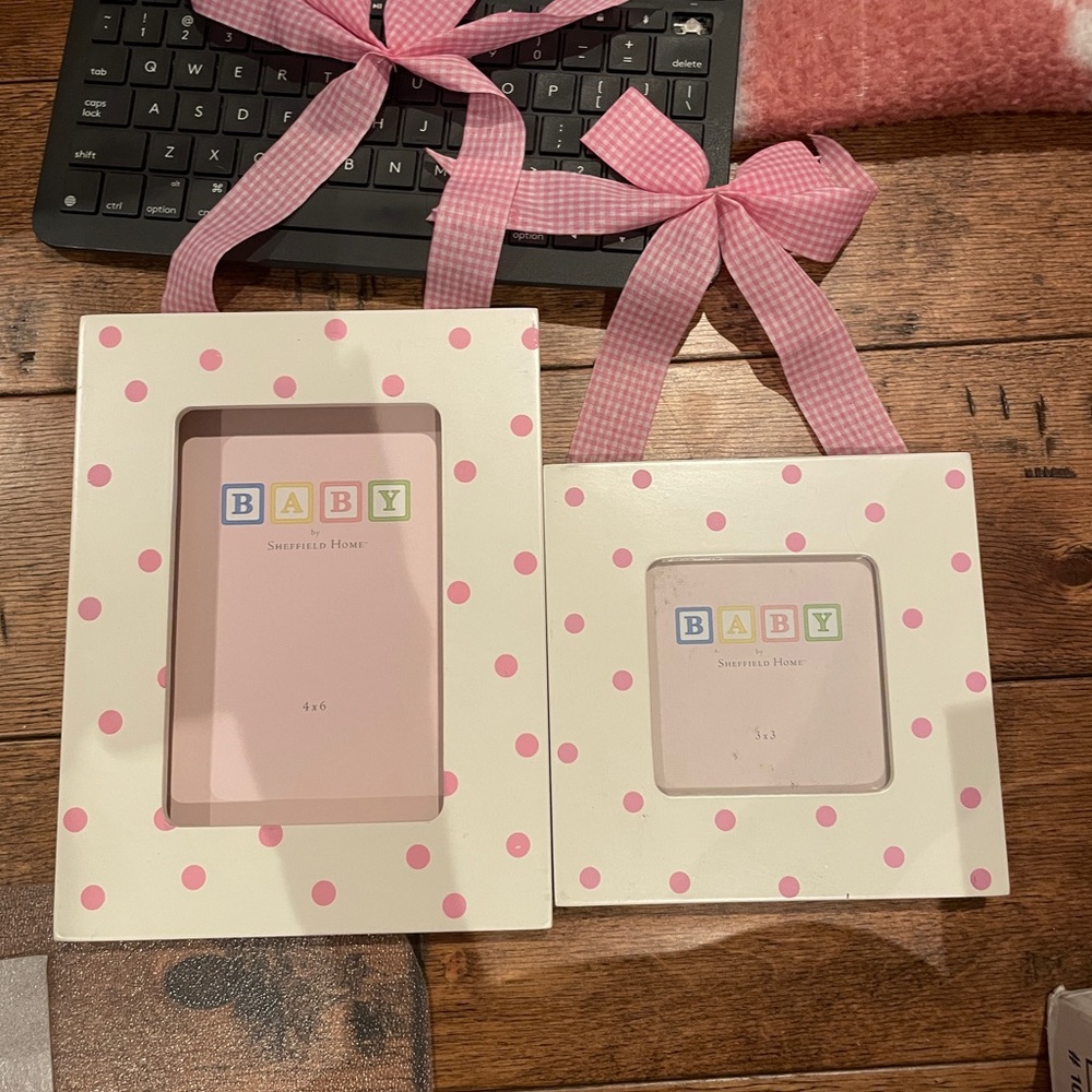 Pink polka dot frames - Picture 2 of 7